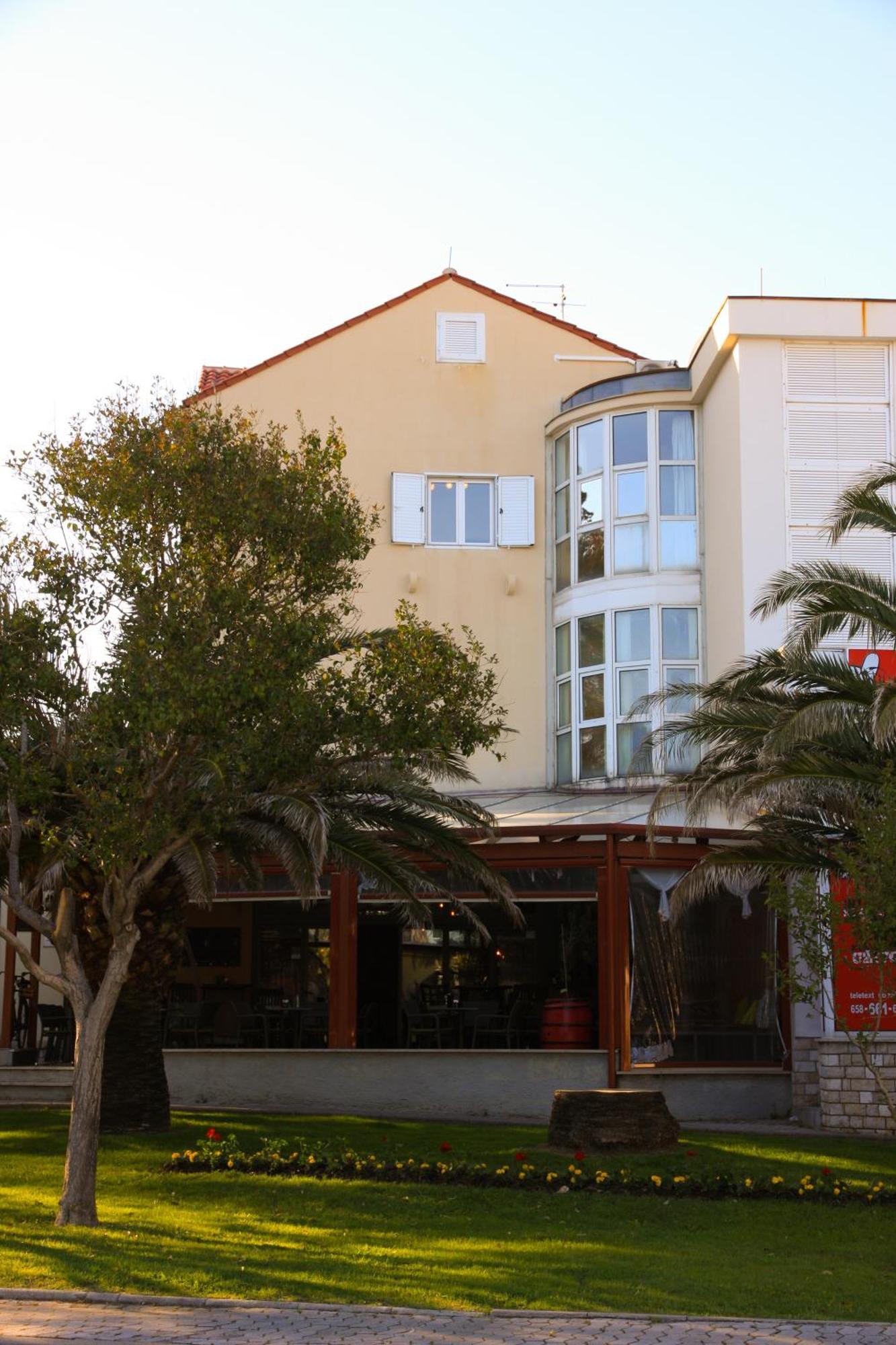 Citypark Apartment Palit Exterior foto